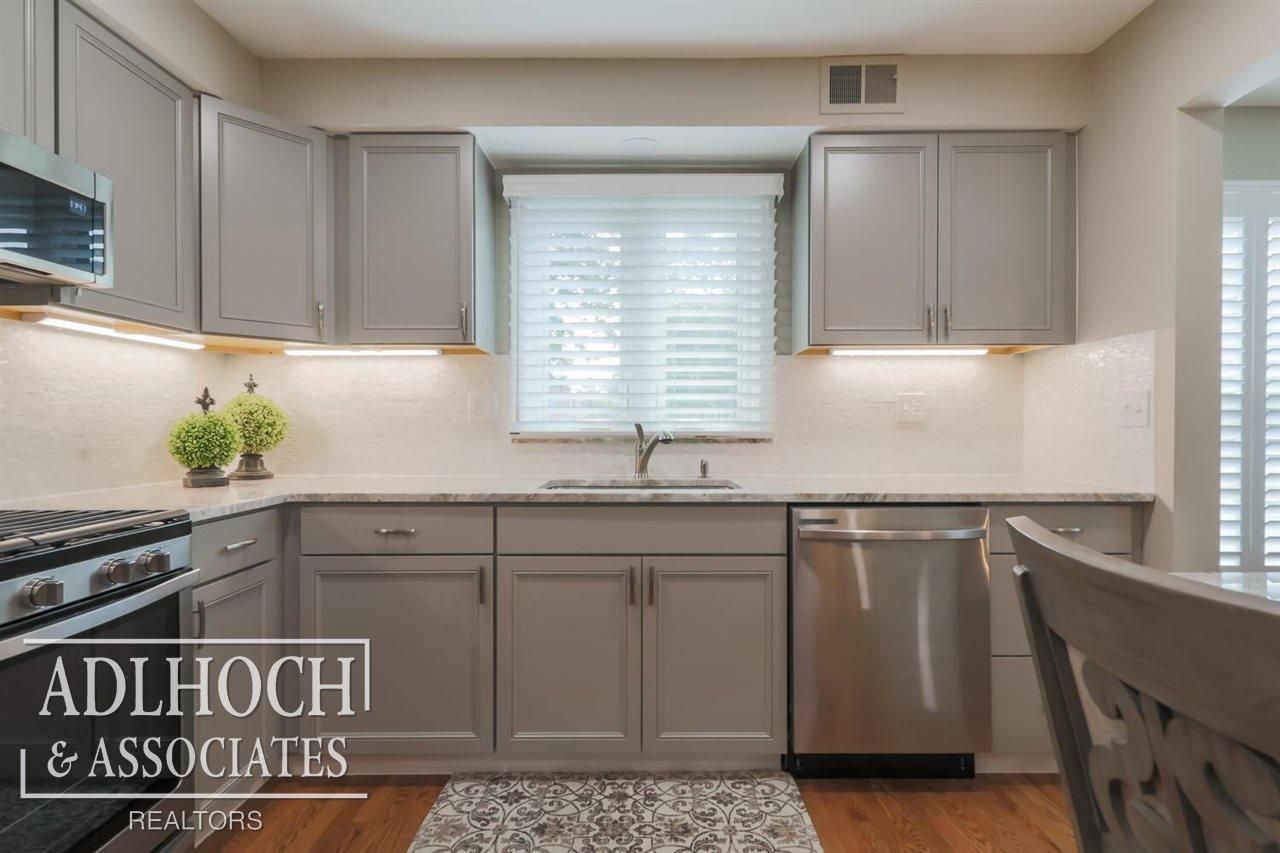 1700 Vernier Road Grosse Pointe Woods, MI 48236 - Photo 12 of 38