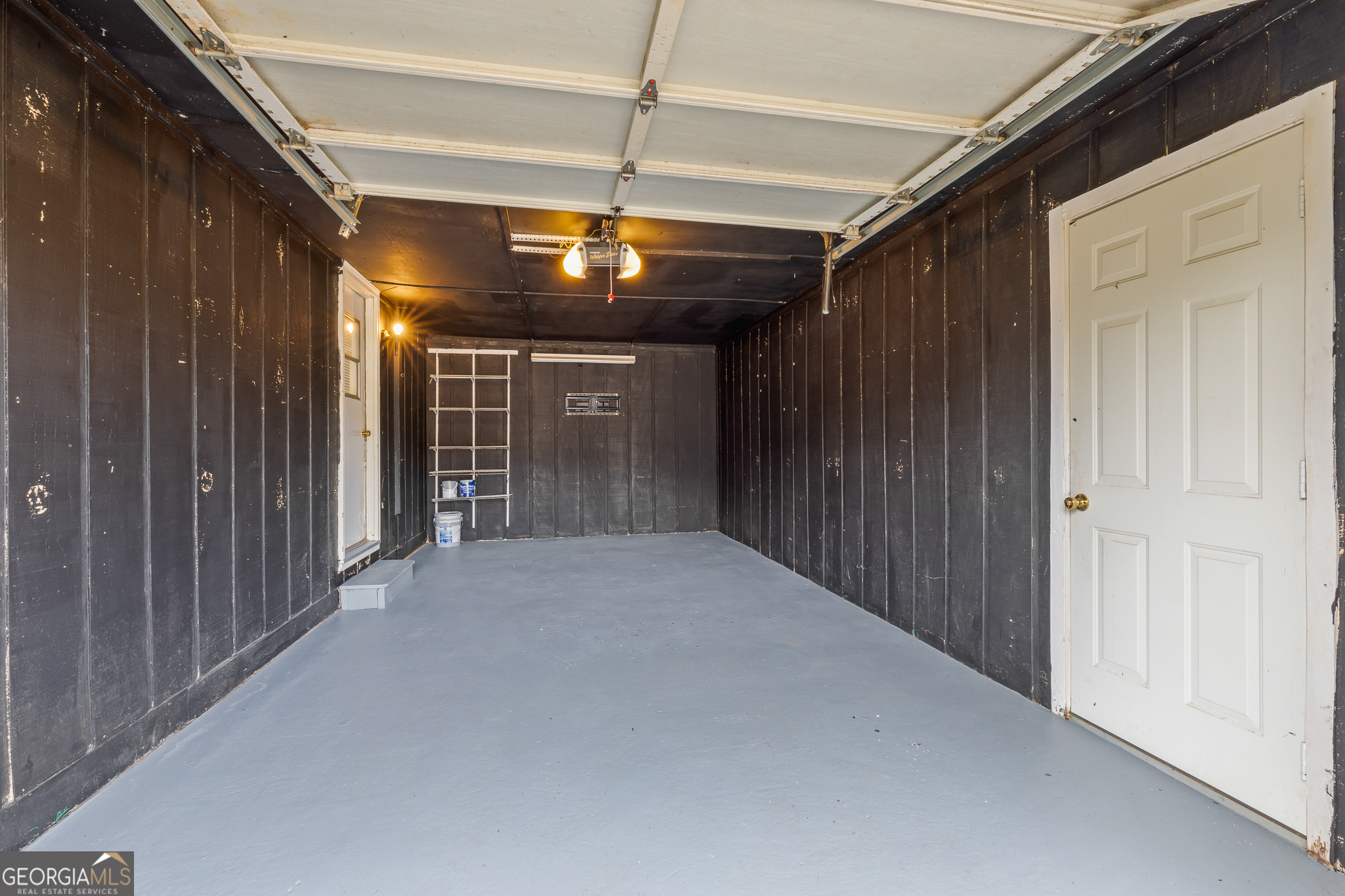 115 Valley View Court Tyrone, GA 30290 - Photo 3 of 15 a view of a hallway with a elevator