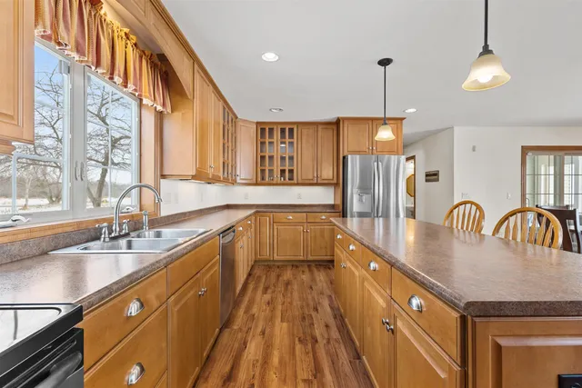 $714,900 | 4882 South Shore Drive, Oconto, WI 54153