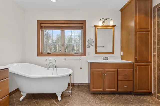 $714,900 | 4882 South Shore Drive, Oconto, WI 54153