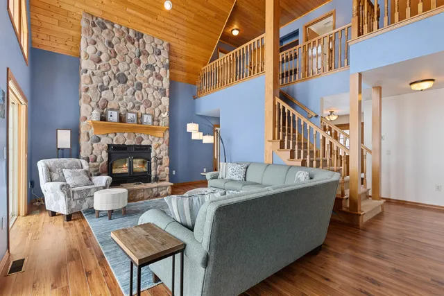 $714,900 | 4882 South Shore Drive, Oconto, WI 54153