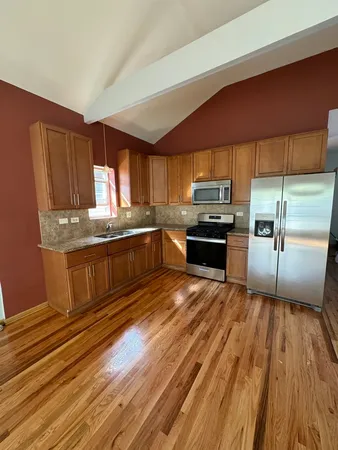 $1,800 | 5428 South Loomis Boulevard, Unit 3, Chicago, IL 60609