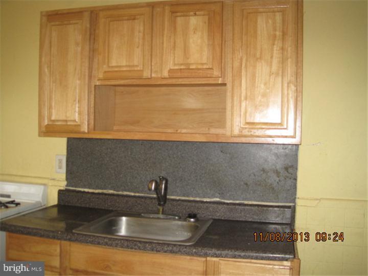 591 Snowden Road Upper Darby, PA 19082 - Photo 3 of 5