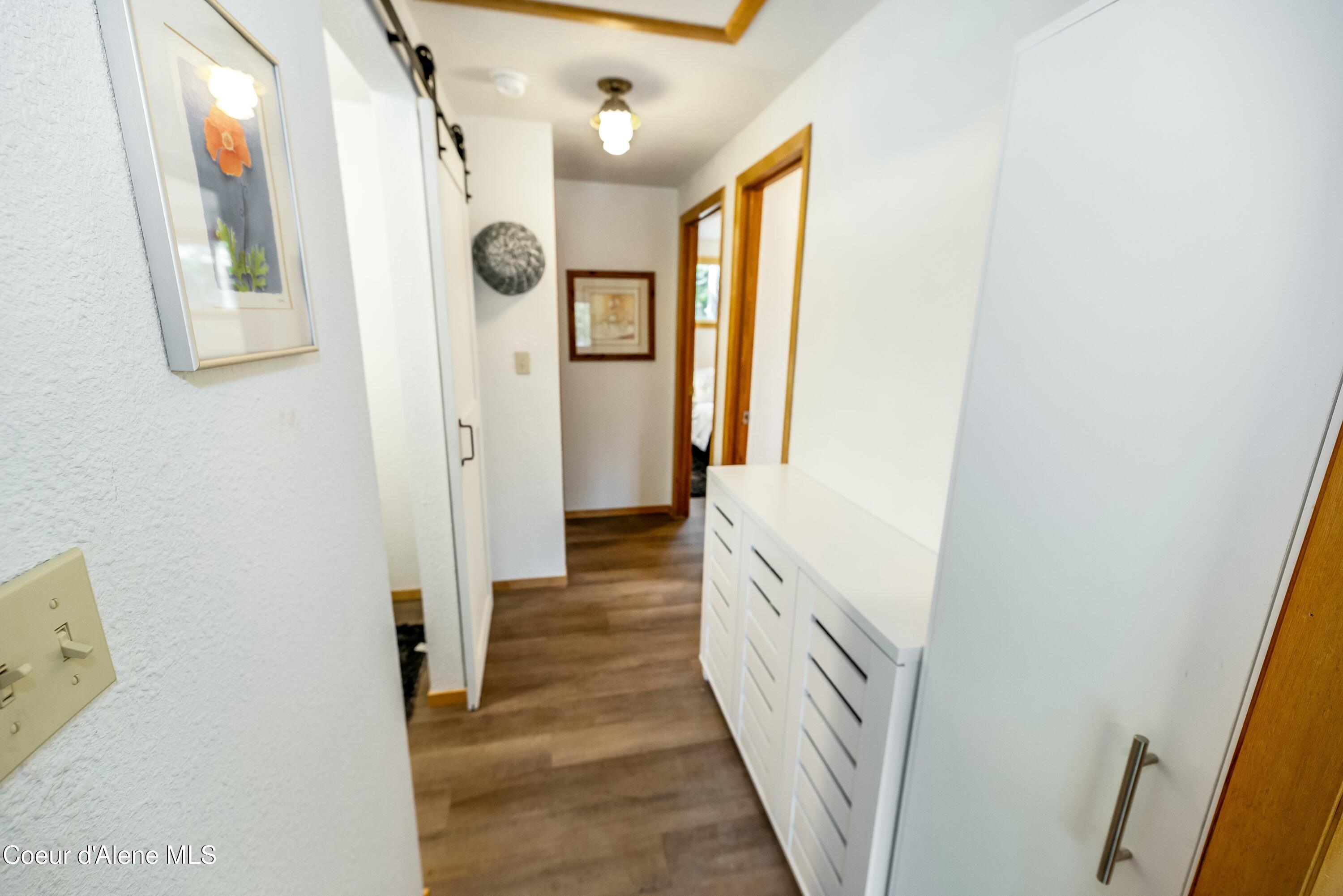 733 Hagman Road Nordman, ID 83848 - Photo 24 of 33 Hallway