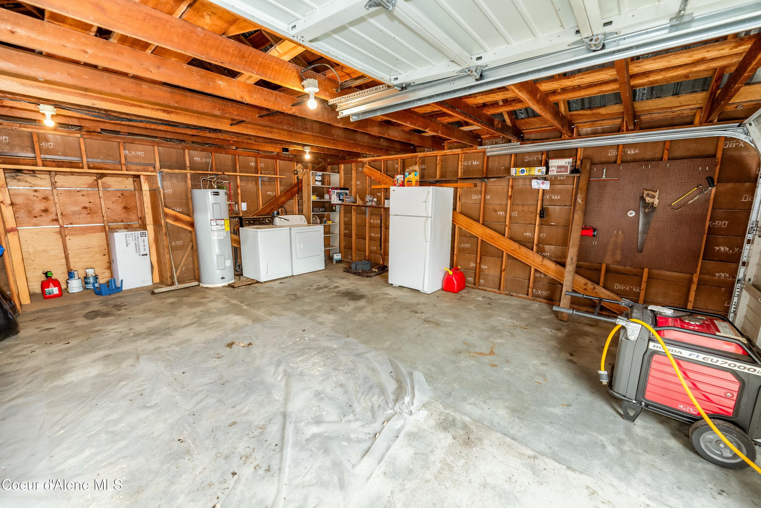 733 Hagman Road Nordman, ID 83848 - Photo 25 of 33 Garage