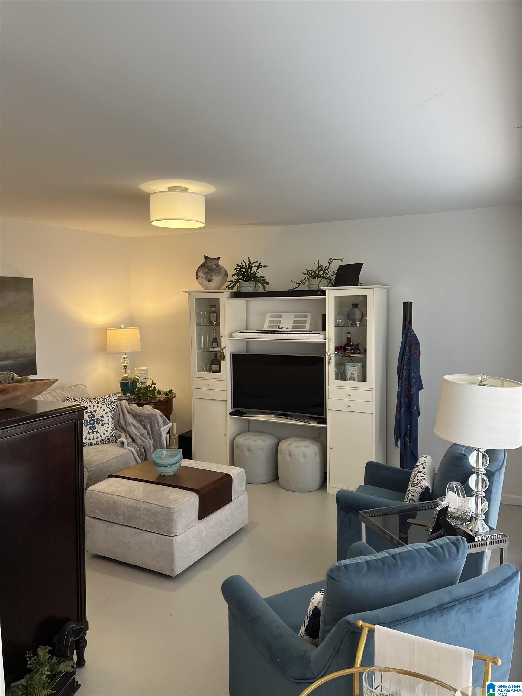 2990 Rhodes Circle South, Unit 122 Birmingham, AL 35205 - Photo 6 of 19
