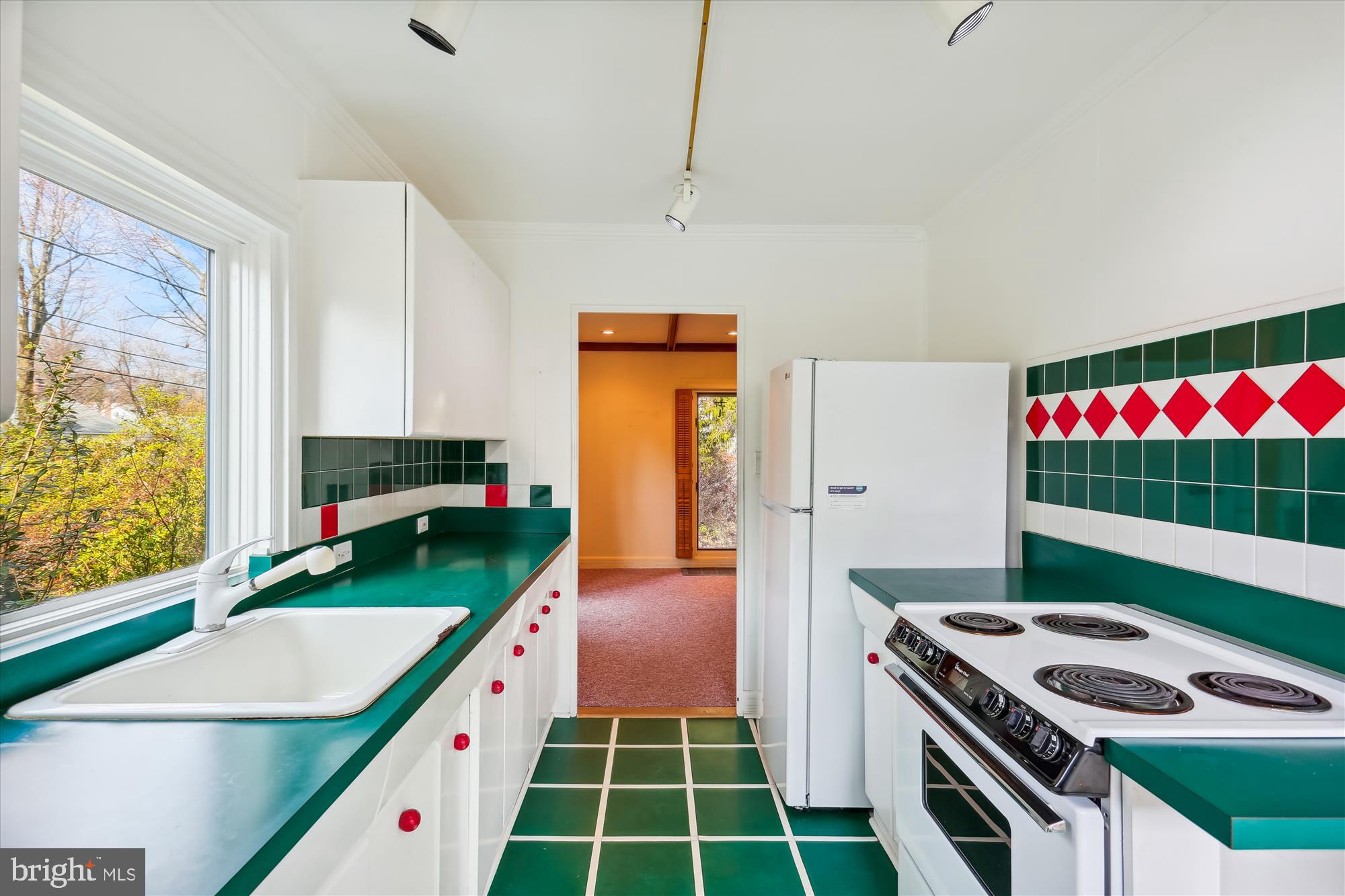 9127 Walden Road Silver Spring, MD 20901 - Photo 19 of 83