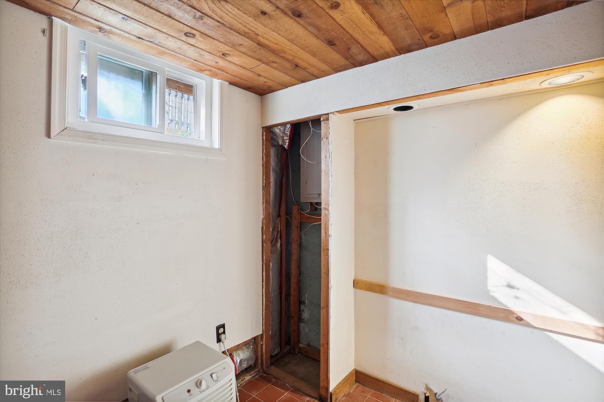 9127 Walden Road Silver Spring, MD 20901 - Photo 9 of 83