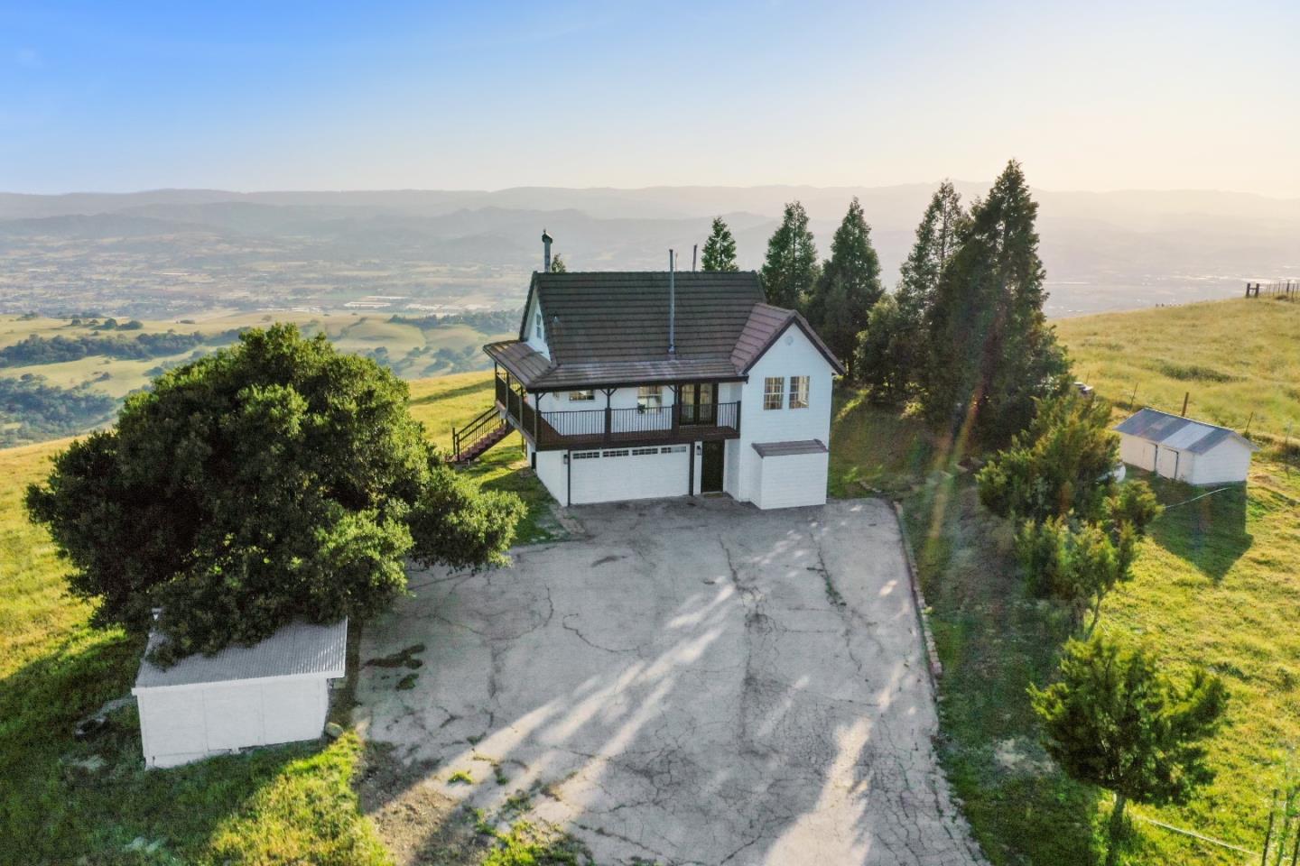 16505 Finley Ridge Road Morgan Hill, CA 95037 - Photo 37 of 44 a view of a terrace with a garden and trees