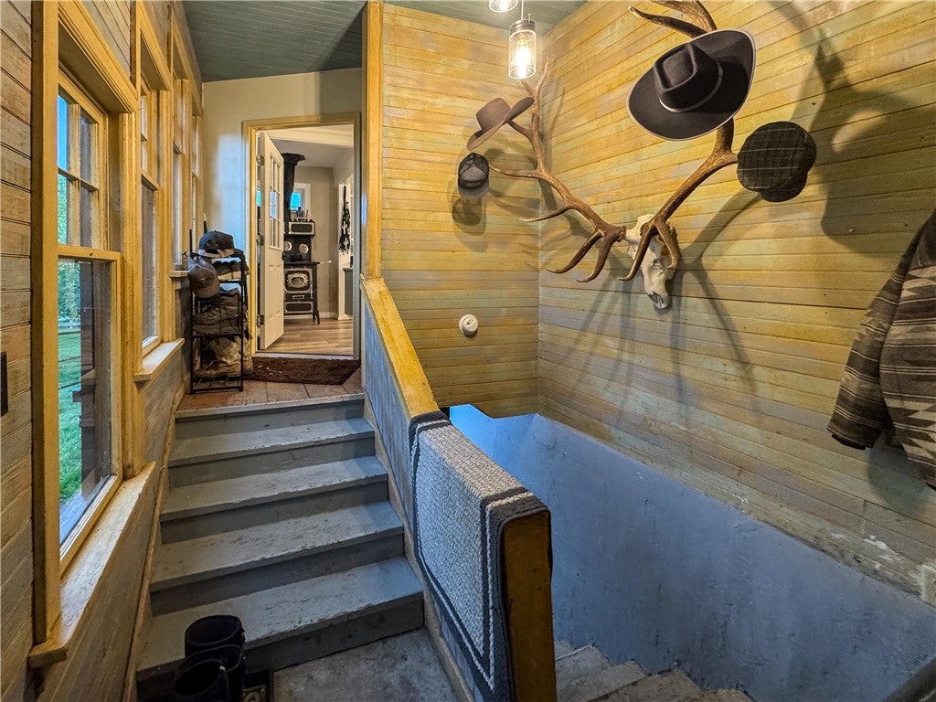 581 Willow Creek Road Red Lodge, MT 59068 - Photo 23 of 50 Gallery Image 23