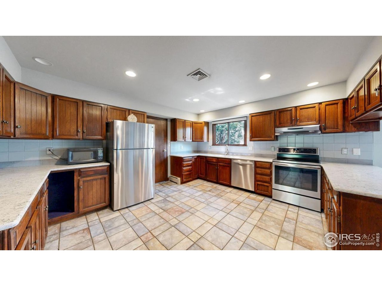 901 Gregory Road Fort Collins, CO 80524 - Photo 5 of 35