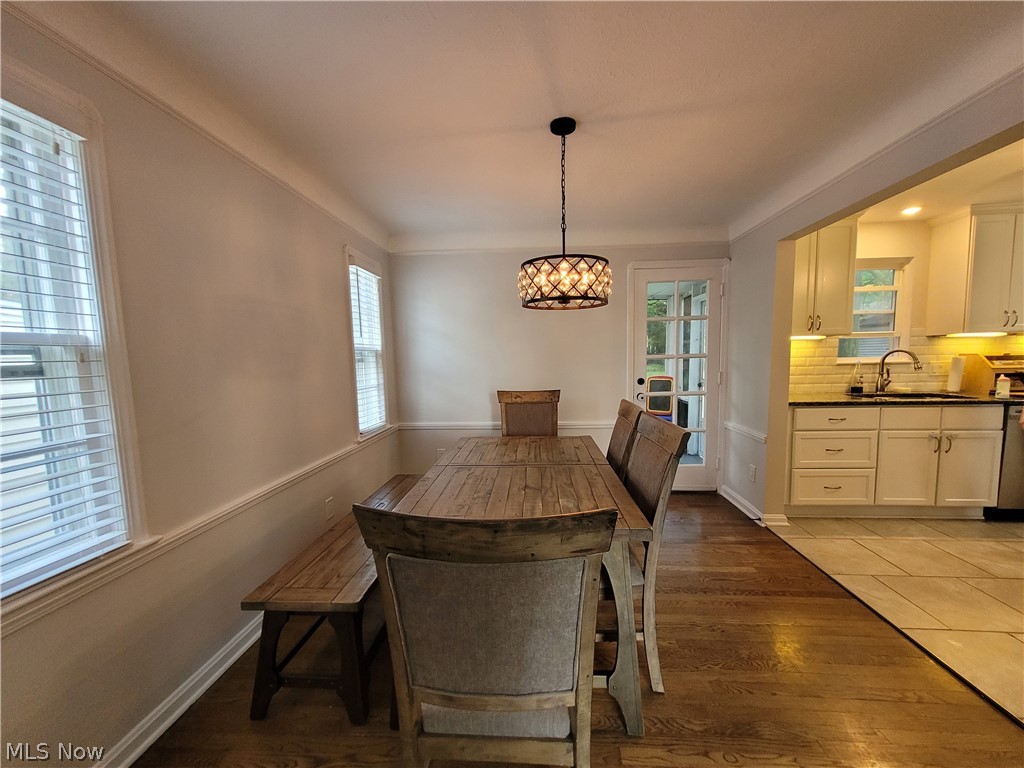 4887 Westbourne Road Cleveland, OH 44124 - Photo 4 of 13