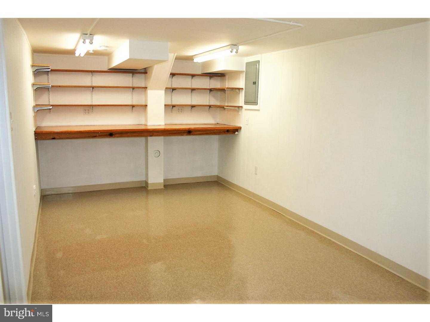 9947 Sandy Road Philadelphia, PA 19115 - Photo 19 of 25 Garage