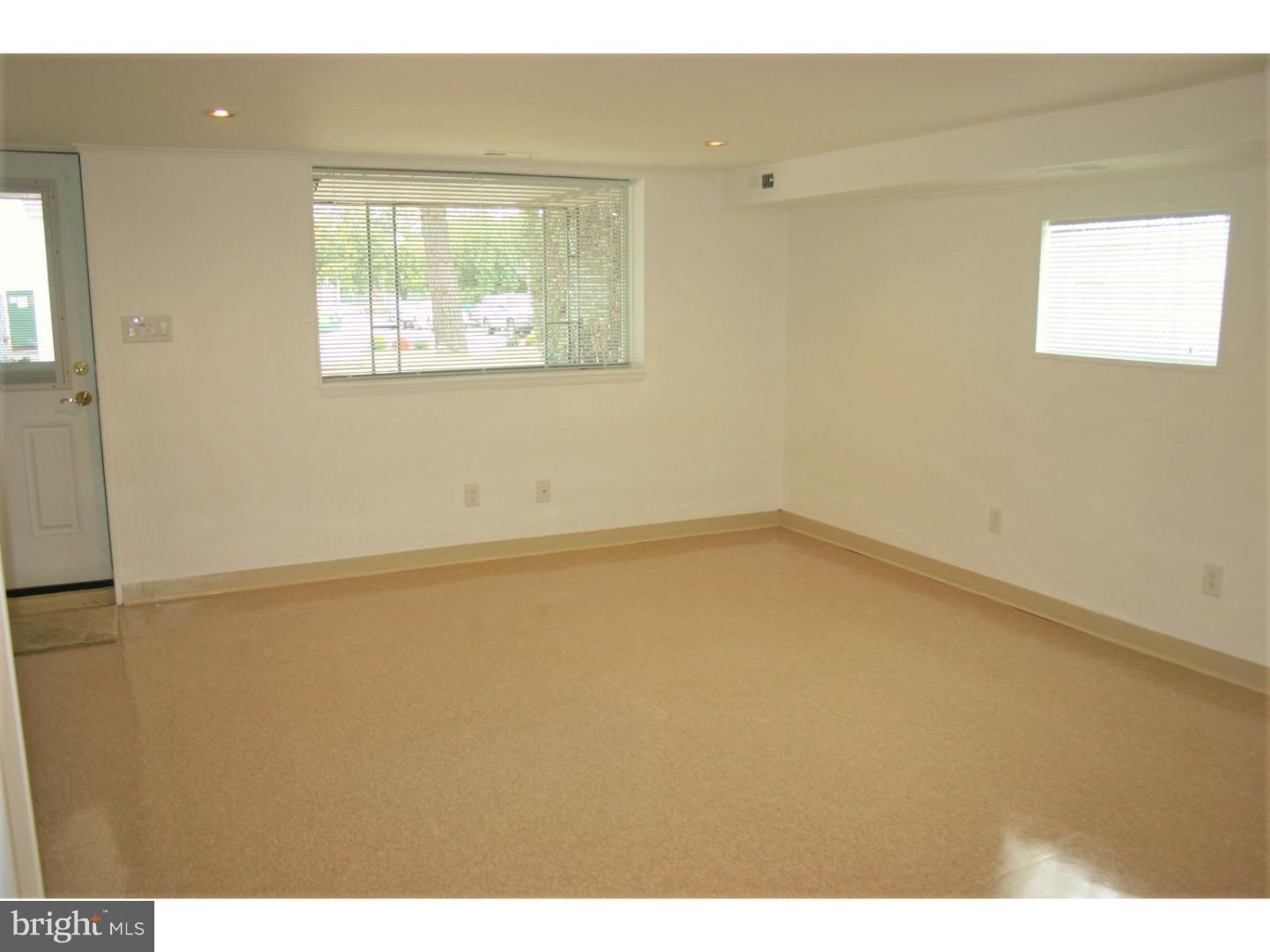 9947 Sandy Road Philadelphia, PA 19115 - Photo 20 of 25 Family Room