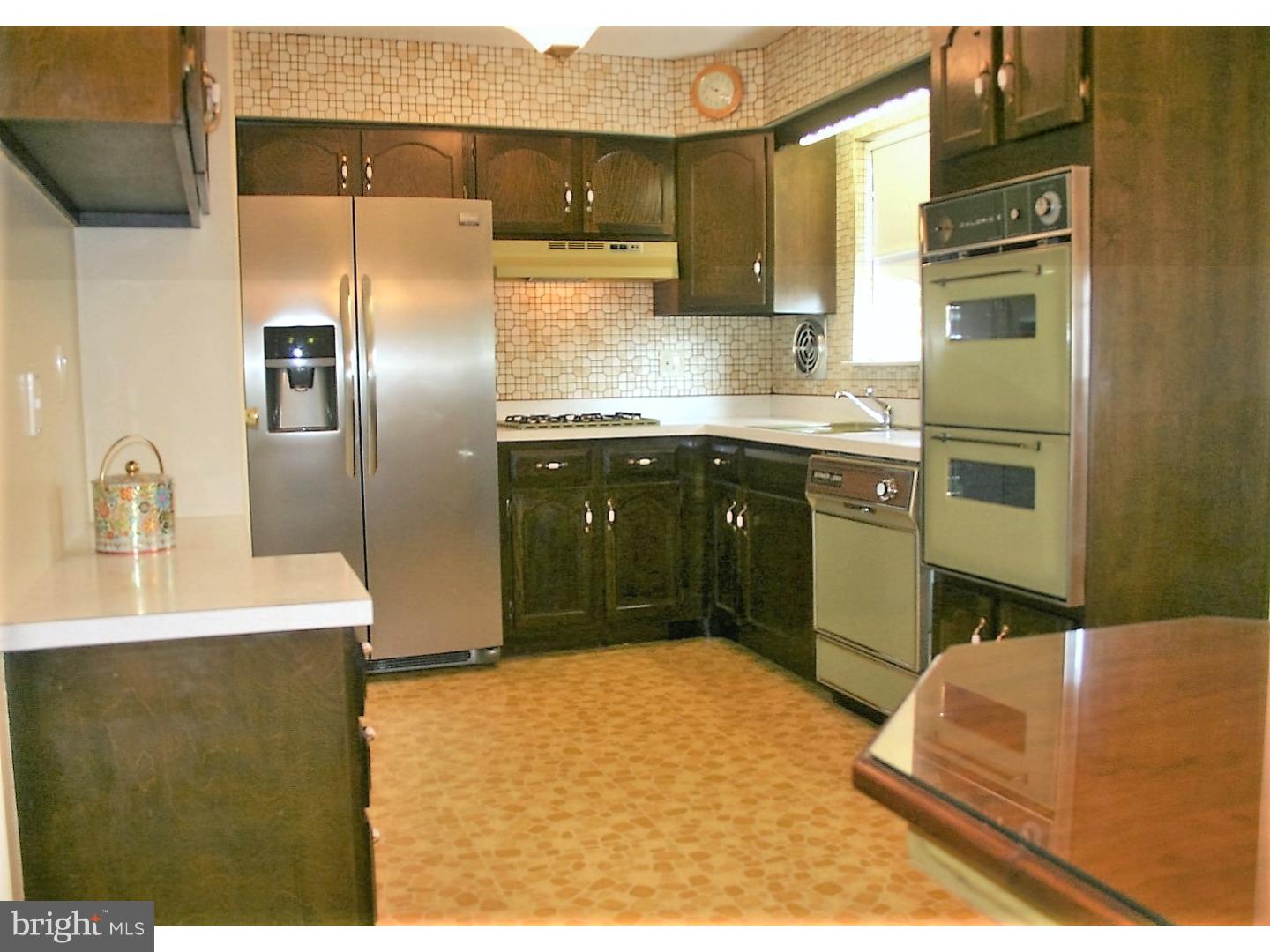9947 Sandy Road Philadelphia, PA 19115 - Photo 3 of 25 Kitchen