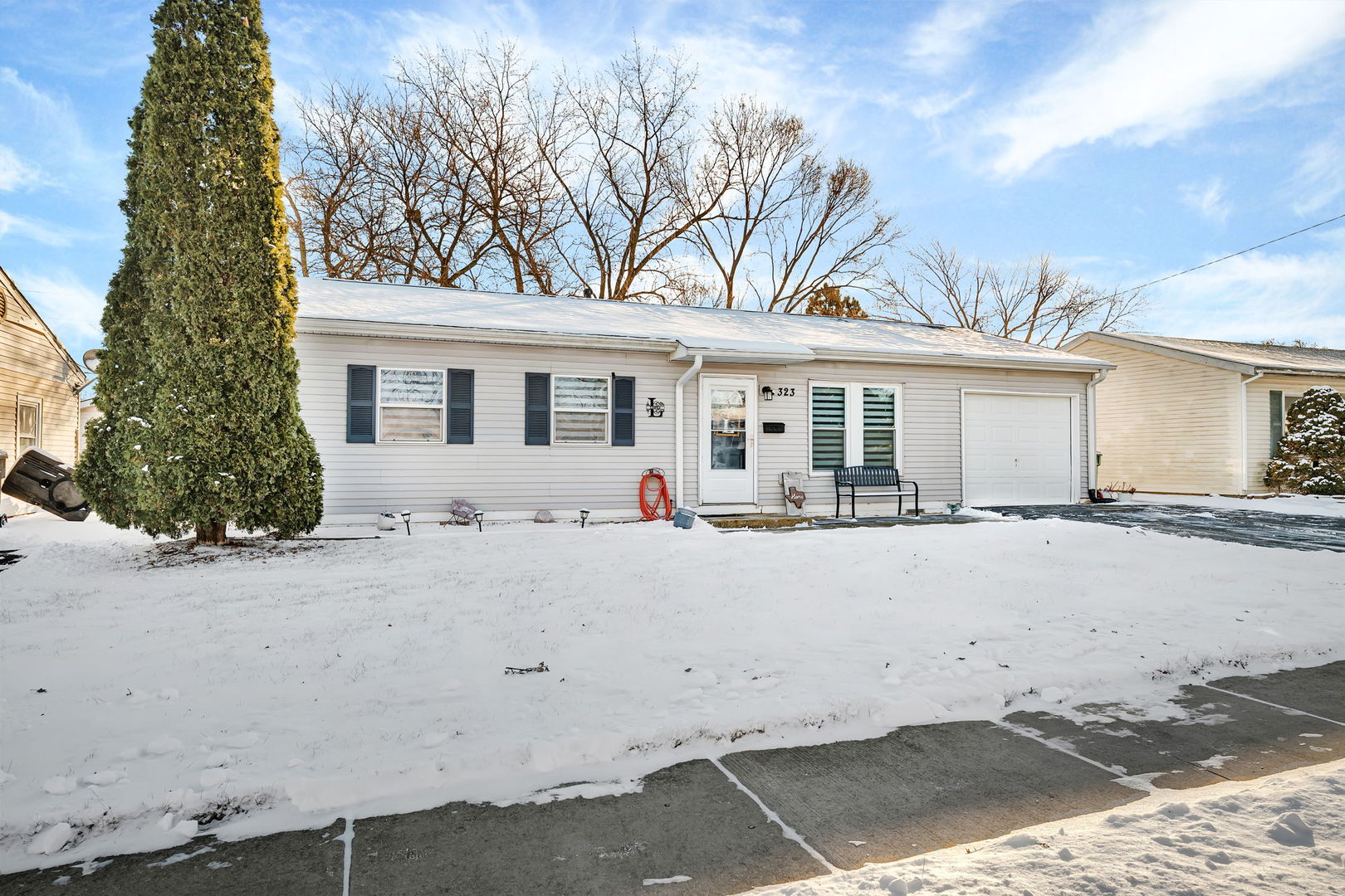 323 Fairfax Avenue Romeoville, IL 60446 - Photo 2 of 26