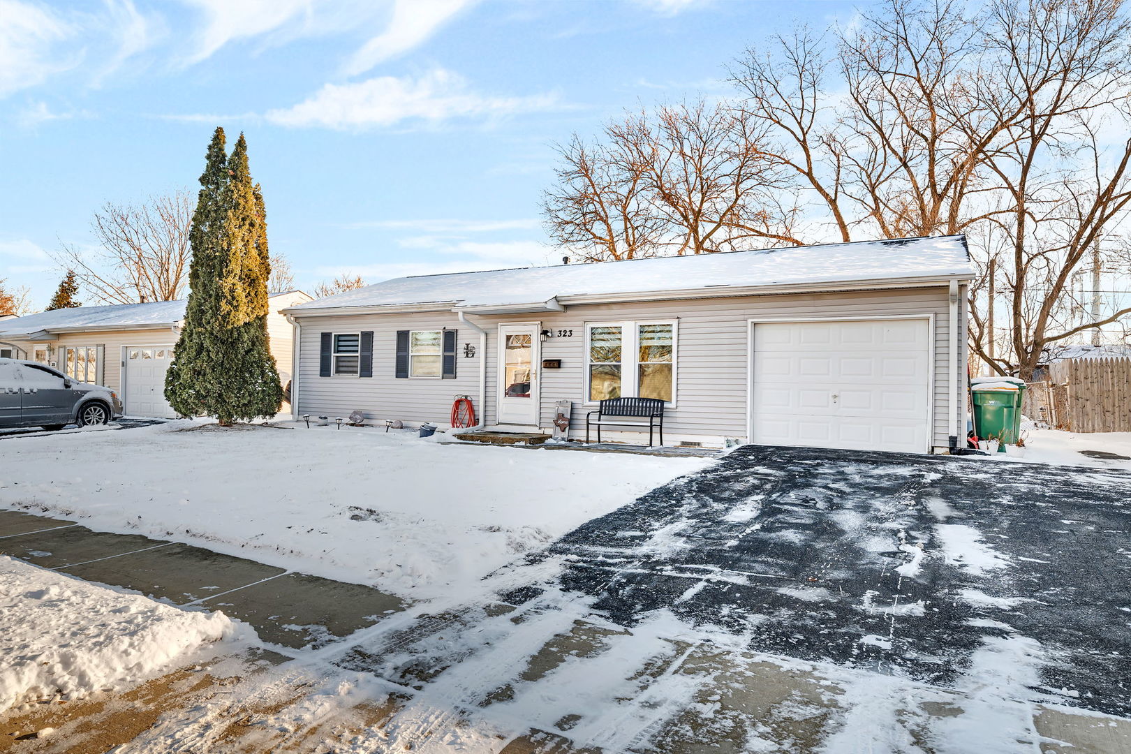 323 Fairfax Avenue Romeoville, IL 60446 - Photo 3 of 26