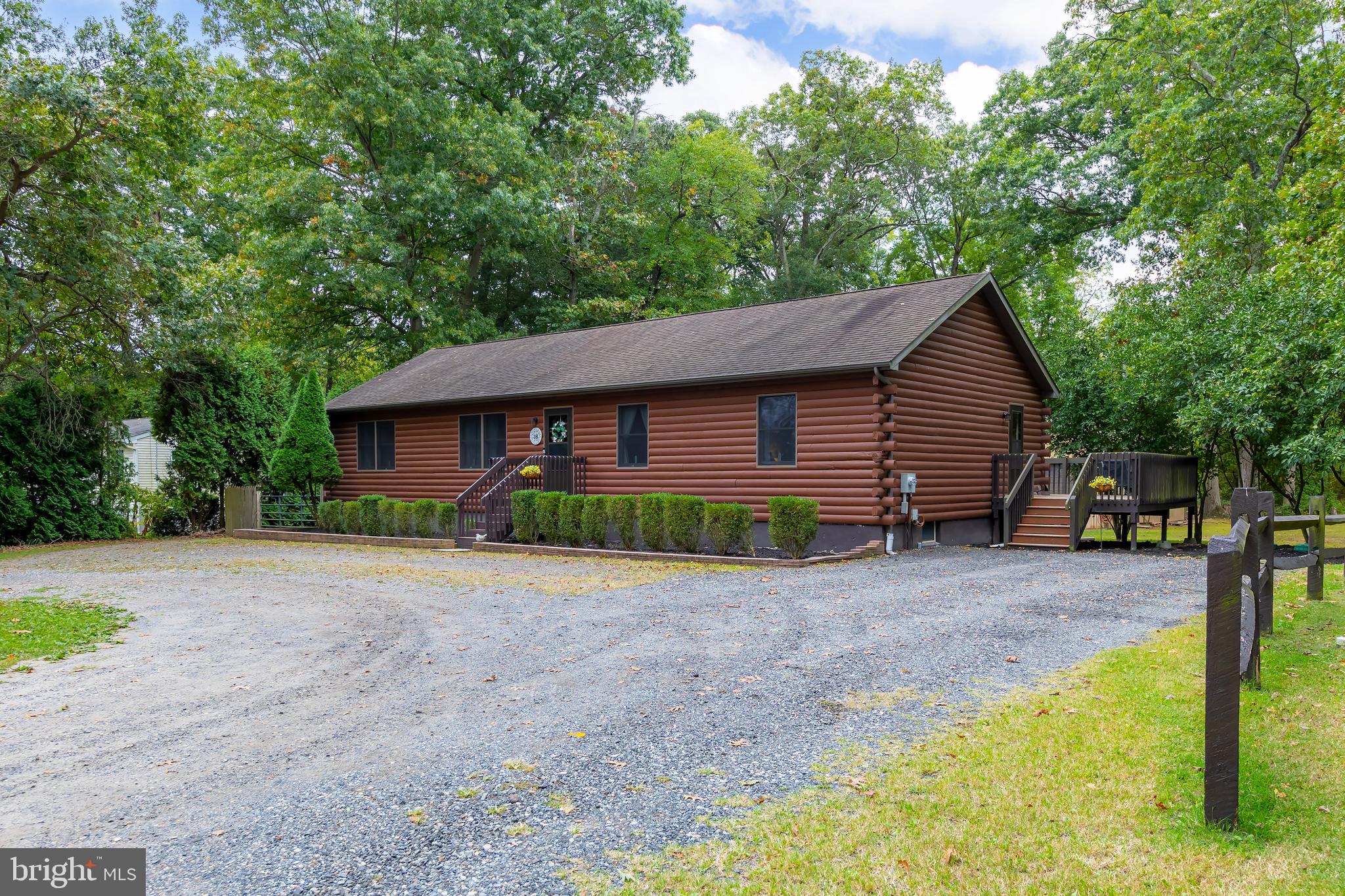 18 Dubois Road Bridgeton, NJ 08302 - Photo 2 of 37 Log cabin siding!
