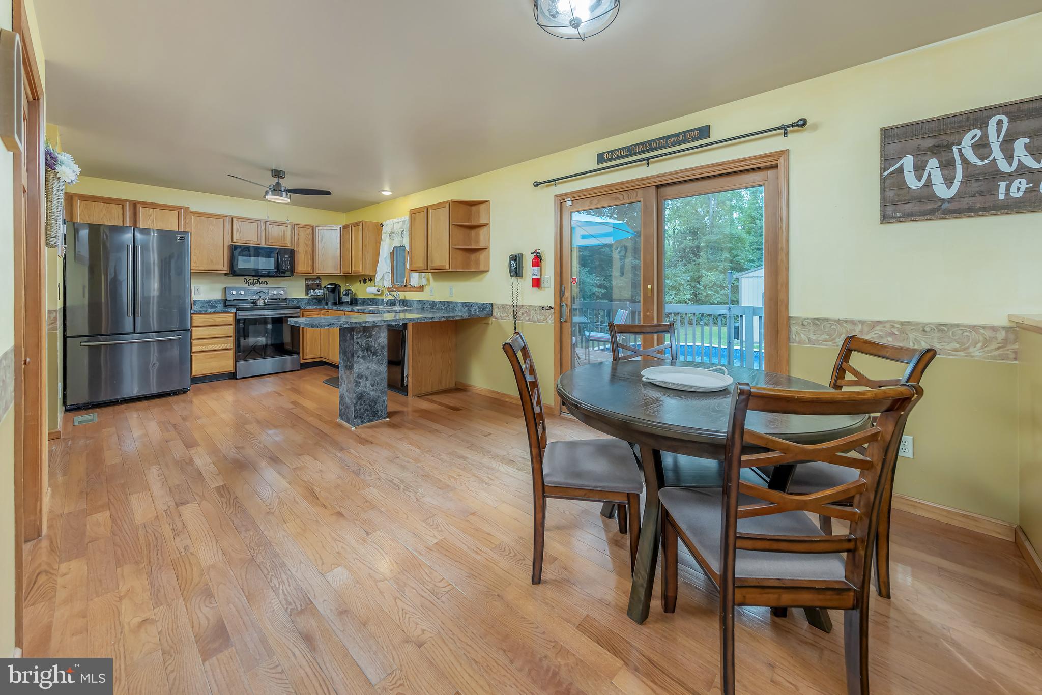 18 Dubois Road Bridgeton, NJ 08302 - Photo 6 of 37 Breakfast Room with sliding doors to the deck!