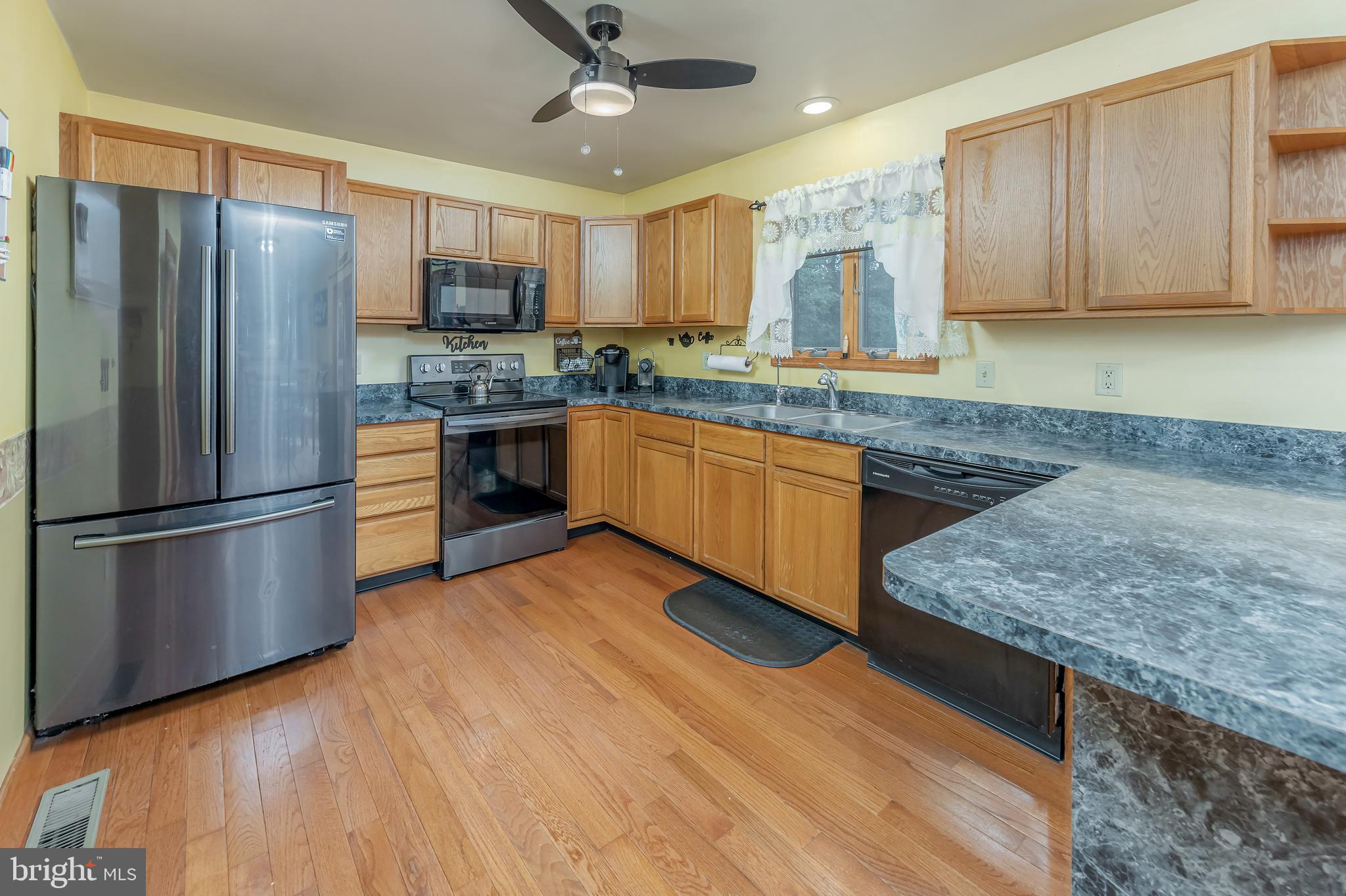 18 Dubois Road Bridgeton, NJ 08302 - Photo 8 of 37 Plenty of cabinet space!