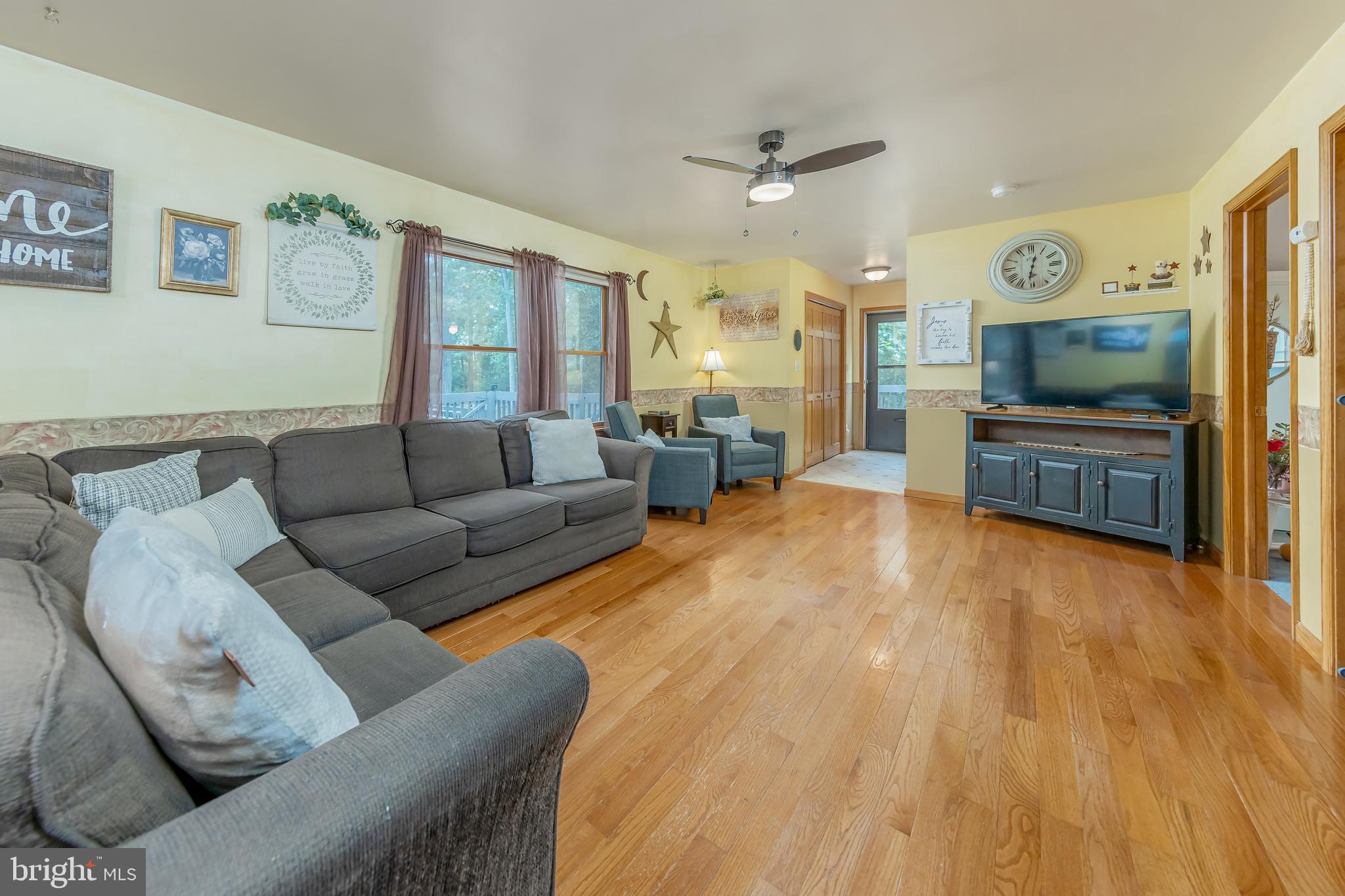 18 Dubois Road Bridgeton, NJ 08302 - Photo 10 of 37 Spacious living room with more cozy seating!