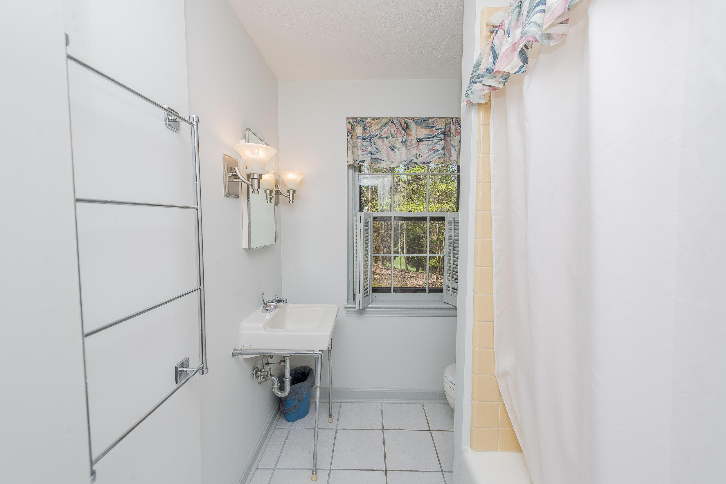 4522 Mitchell Road Kingsport, TN 37664 - Photo 49 of 79 Basement Full Bath