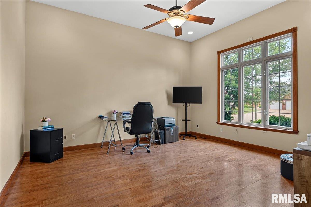 2517 Dickens Drive Springfield, IL 62711 - Photo 9 of 66
