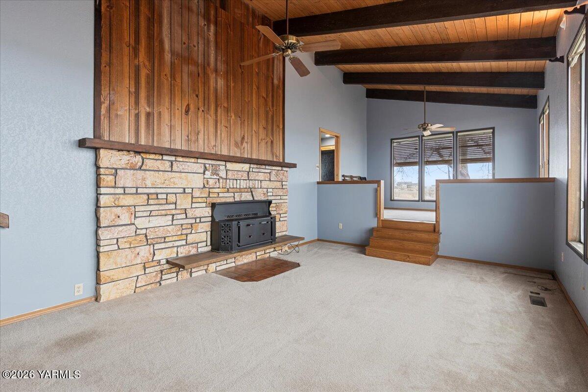 1861 North Cottonwood Road Yakima, WA 98908 - Photo 7 of 35 a view of a livingroom with an empty space and a fireplace
