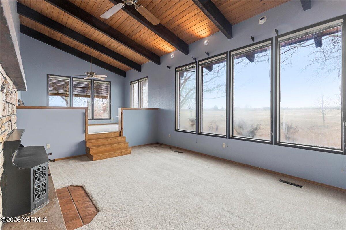 1861 North Cottonwood Road Yakima, WA 98908 - Photo 8 of 35 an empty room with windows