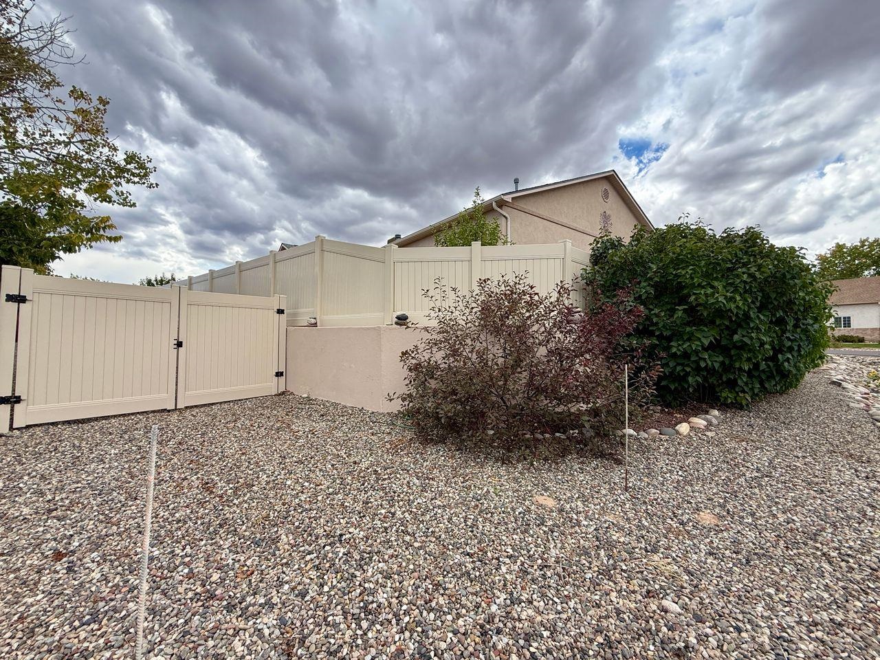 920 Crown Court Fruita, CO 81521 - Photo 41 of 42 a backyard of a house