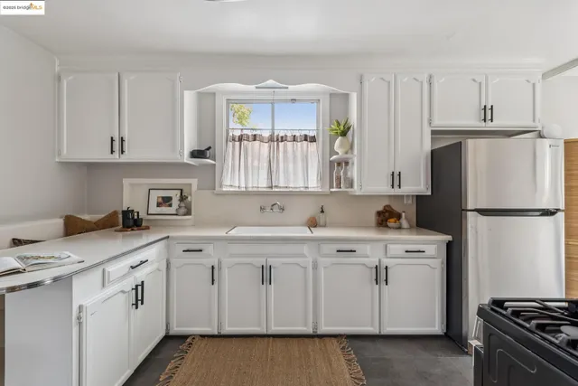 $798,000 | 4032 Laurel Avenue, Oakland, CA 94602