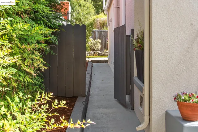 $798,000 | 4032 Laurel Avenue, Oakland, CA 94602