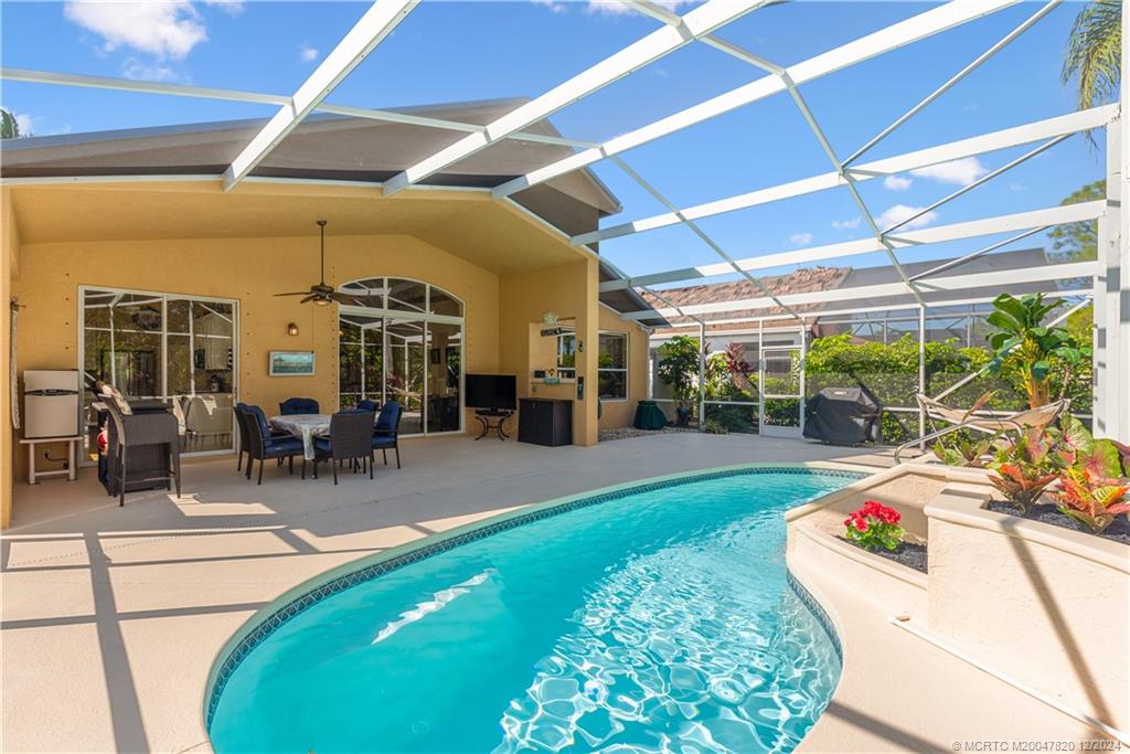 Pool & Patio