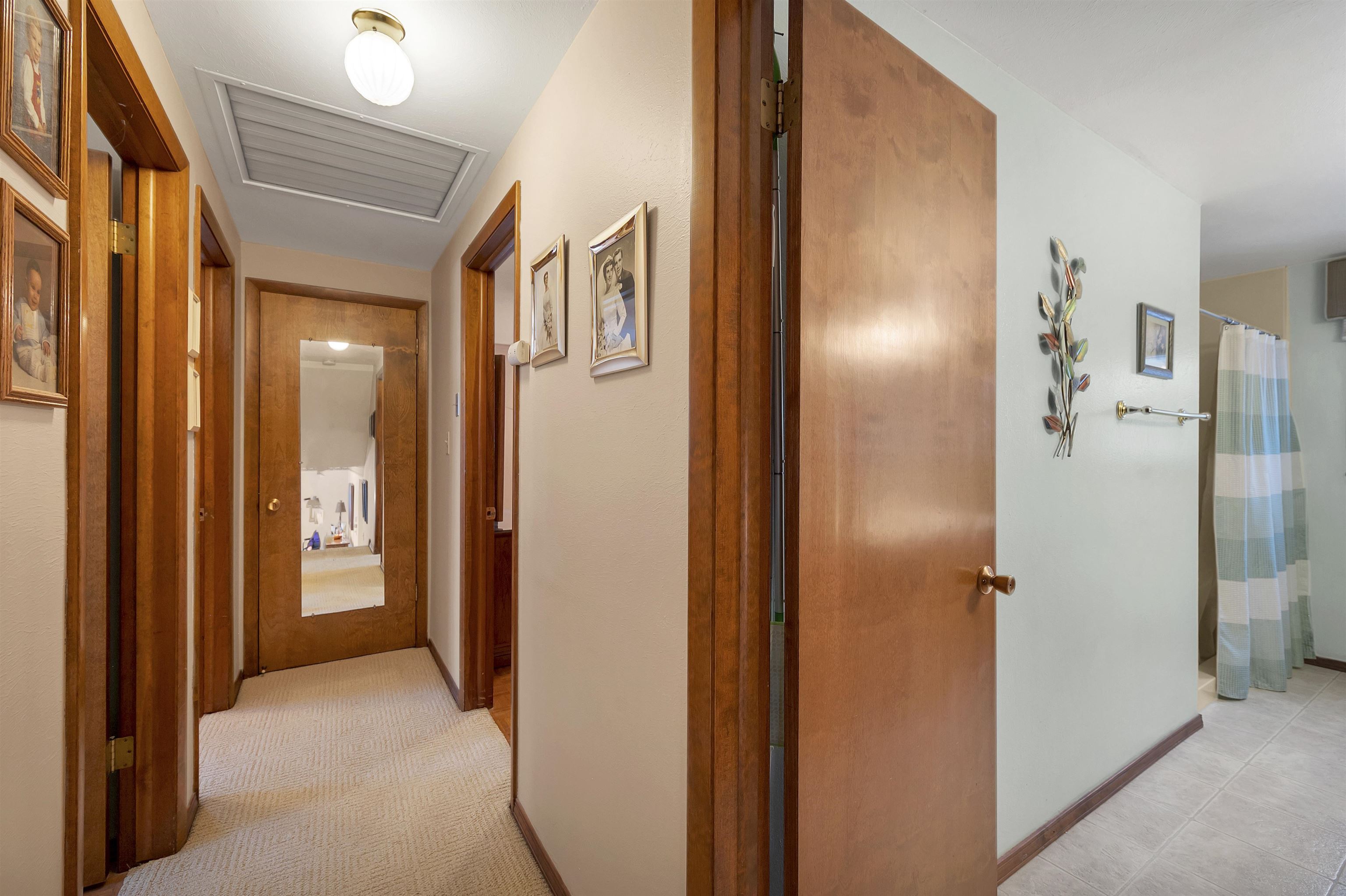 1281 Valleyview Road Green Bay, WI 54304 - Photo 20 of 51