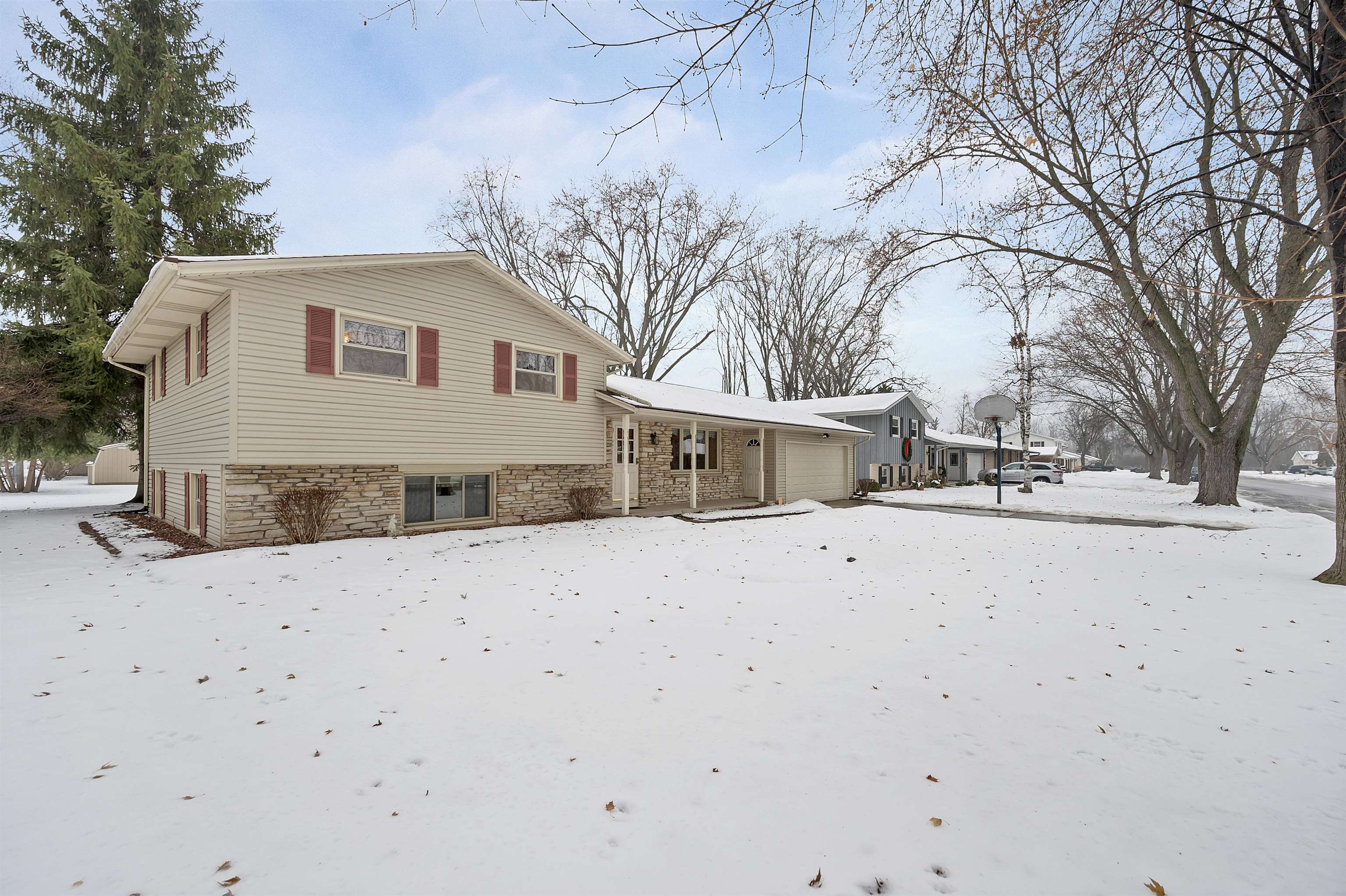 1281 Valleyview Road Green Bay, WI 54304 - Photo 48 of 51