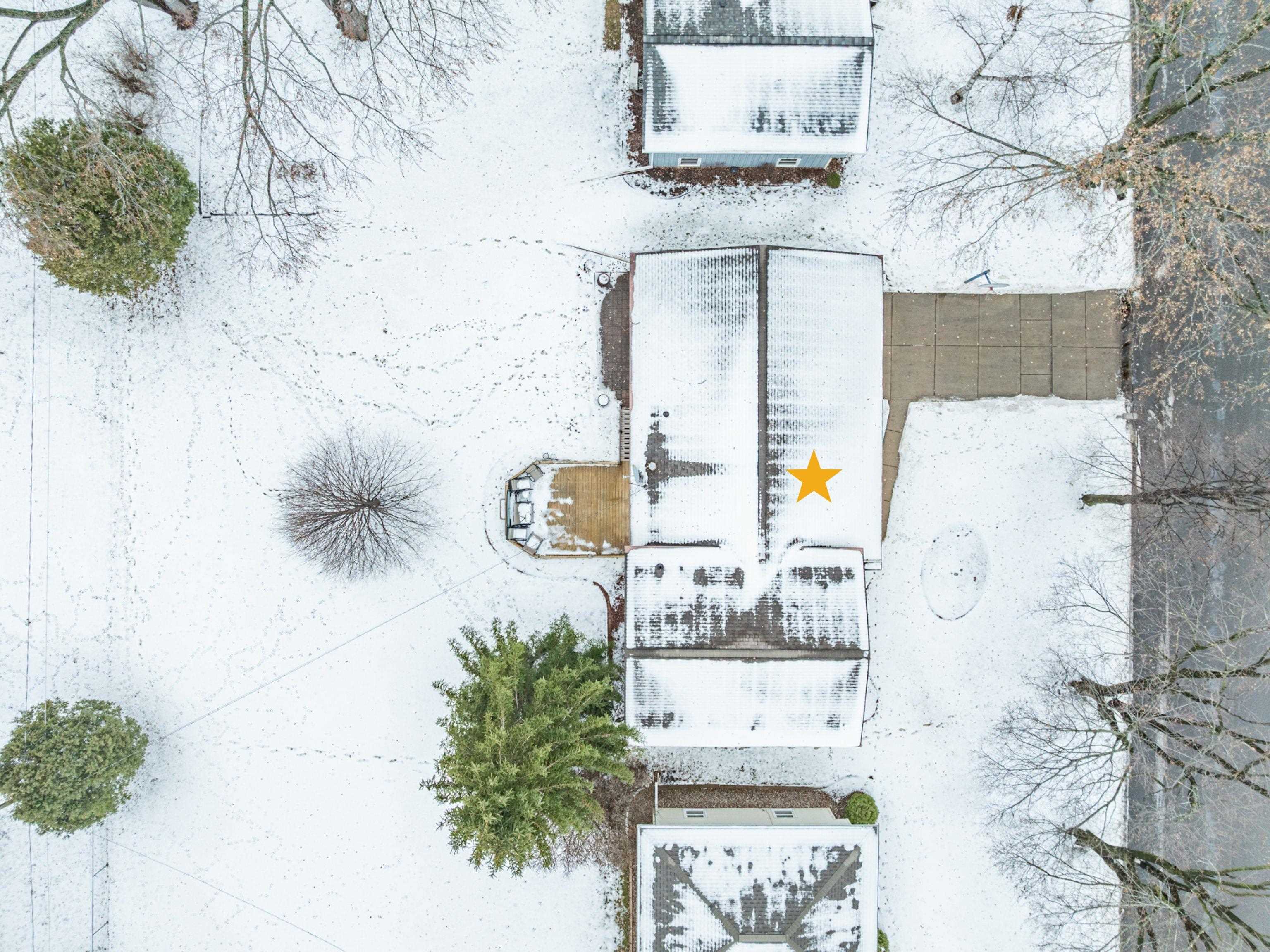 1281 Valleyview Road Green Bay, WI 54304 - Photo 9 of 51