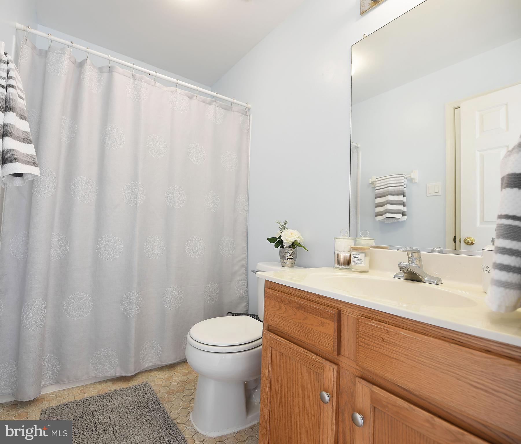 2189 Sewanee Drive Forest Hill, MD 21050 - Photo 26 of 38 Full hall bath w tub/shower and entry to primary