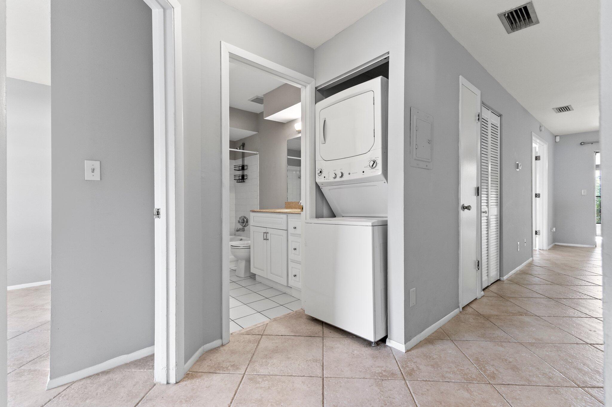 6008 Indrio Road, Unit 8 Fort Pierce, FL 34951 - Photo 17 of 30 17-web-or-mls-IMG_9817