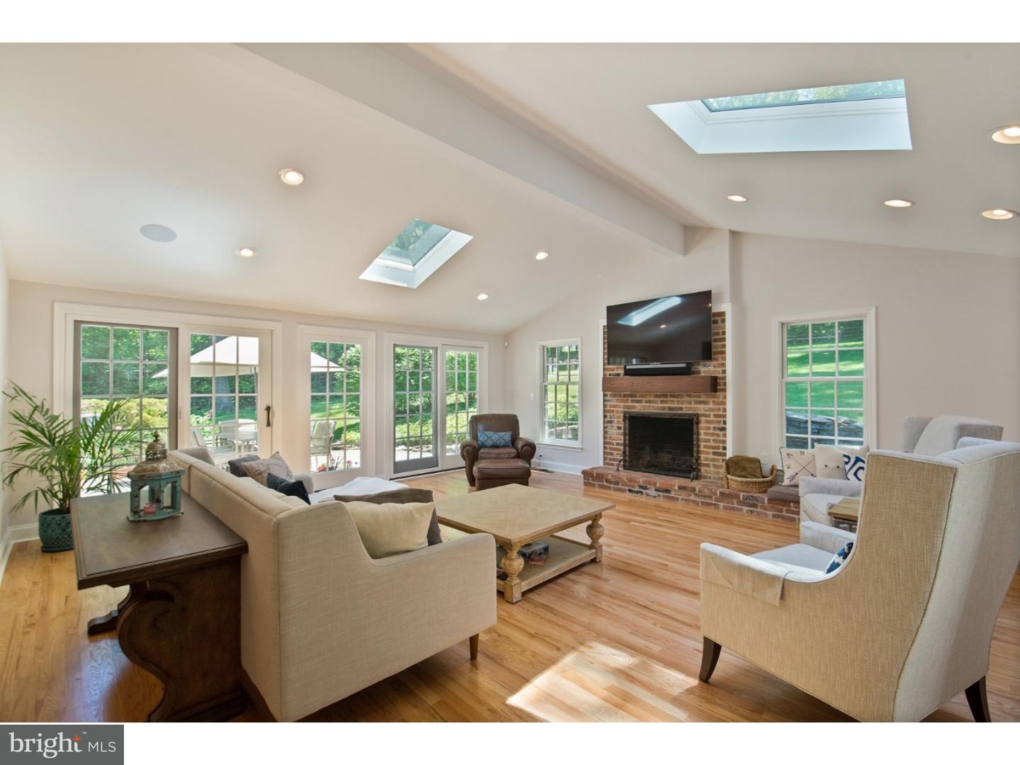515 Bair Road Berwyn, PA 19312 - Photo 6 of 19 Family Room