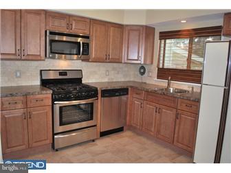 1040 Victoria Road Warminster, PA 18974 - Photo 2 of 8