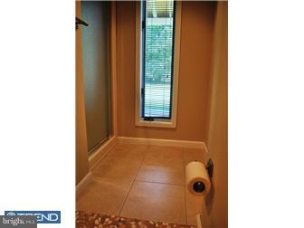 1040 Victoria Road Warminster, PA 18974 - Photo 4 of 8