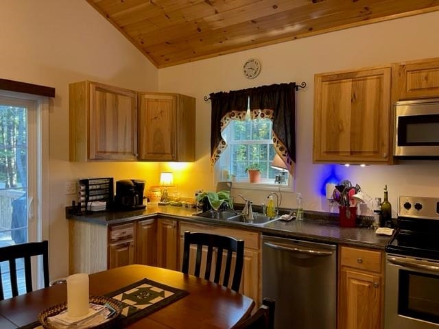 25 Bern Drive Madison, NH 03849 - Photo 5 of 40