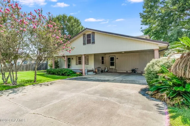 $200,000 | 935 Pearl Street, Rayne, LA 70578