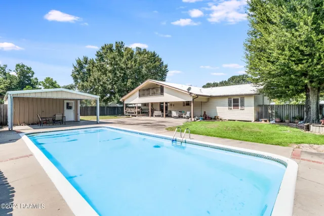 $200,000 | 935 Pearl Street, Rayne, LA 70578