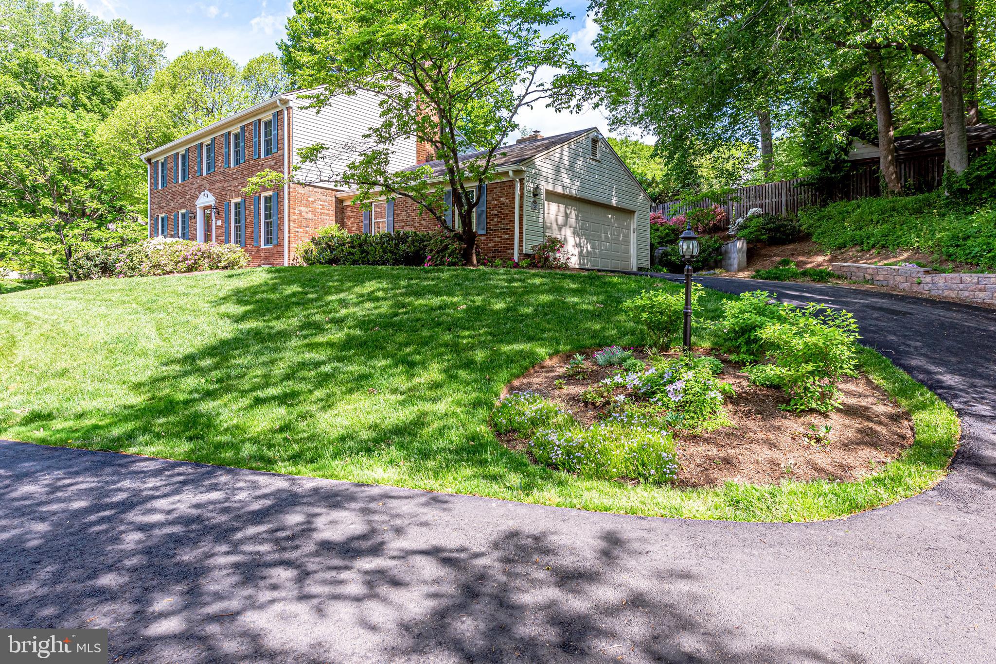 5815 Bent Twig Road McLean, VA 22101 - Photo 4 of 50 Wide Driveway