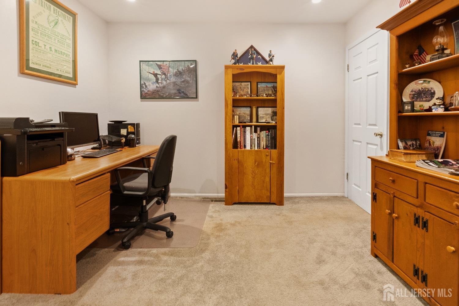 25 Cherokee Road East Brunswick, NJ 08816 - Photo 16 of 33