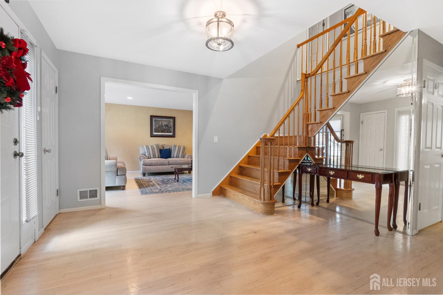 25 Cherokee Road East Brunswick, NJ 08816 - Photo 3 of 33