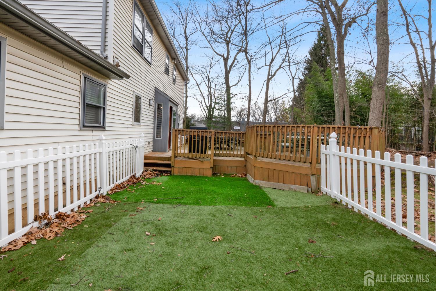 25 Cherokee Road East Brunswick, NJ 08816 - Photo 31 of 33