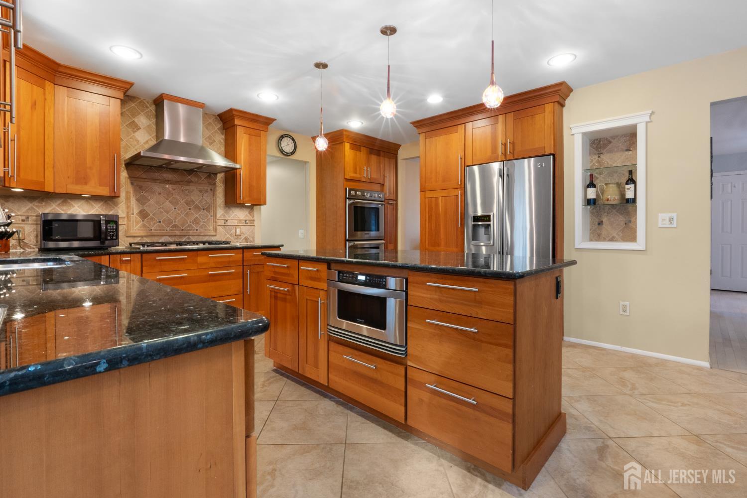 25 Cherokee Road East Brunswick, NJ 08816 - Photo 9 of 33