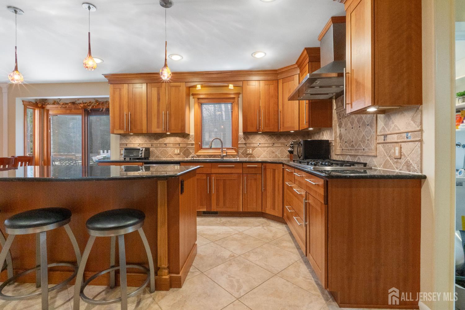 25 Cherokee Road East Brunswick, NJ 08816 - Photo 10 of 33